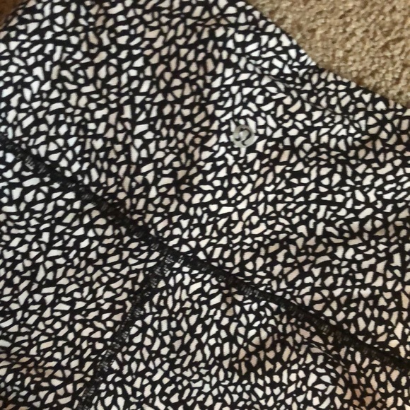 Lululemon Wunder Under Crop (Hi-Rise) *21” - Picture 2 of 2